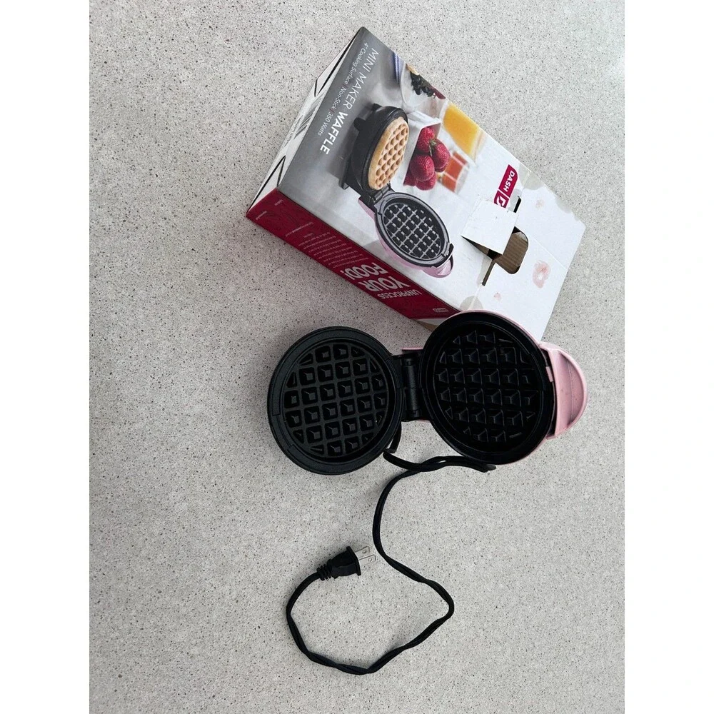 Dash Mini Waffle Maker (4 INCH) - LIGHT PINK